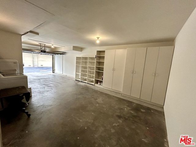 5145 Yarmouth Avenue 25, Encino (los Angeles), CA 91316