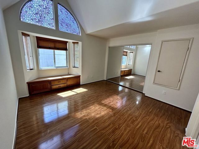 5145 Yarmouth Avenue 25, Encino (los Angeles), CA 91316
