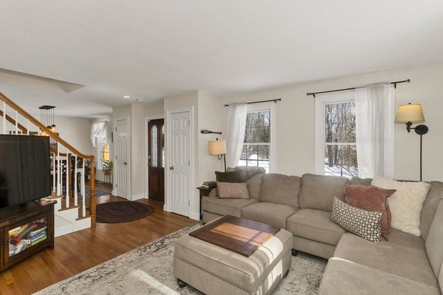 745 Glendale Rd, Wilbraham, MA 01095