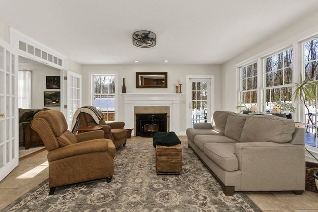 745 Glendale Rd, Wilbraham, MA 01095