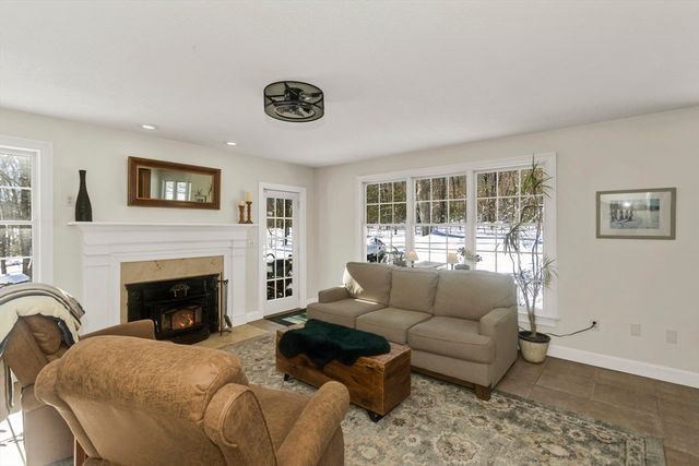 745 Glendale Rd, Wilbraham, MA 01095