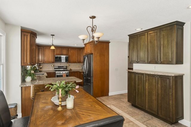 745 Glendale Rd, Wilbraham, MA 01095