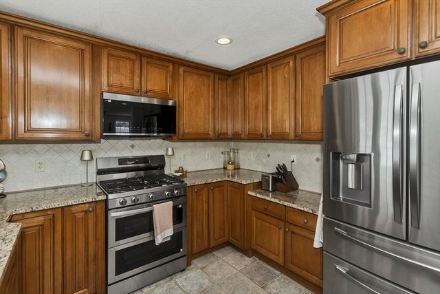 745 Glendale Rd, Wilbraham, MA 01095