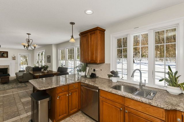 745 Glendale Rd, Wilbraham, MA 01095