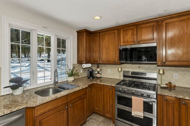 745 Glendale Rd, Wilbraham, MA 01095