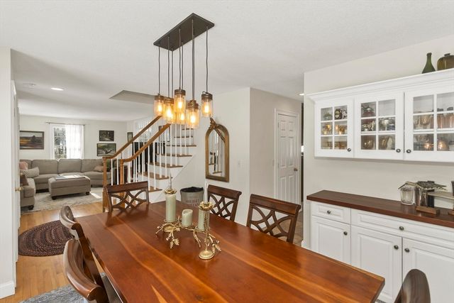 745 Glendale Rd, Wilbraham, MA 01095