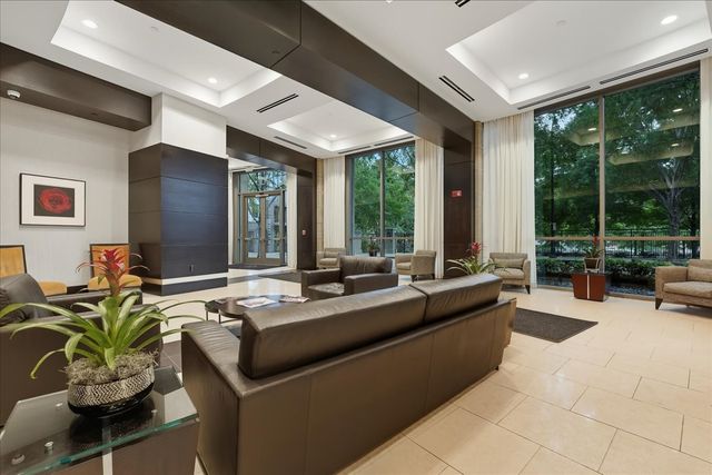 900 20th Ave S Apt 1004, Nashville, TN 37212