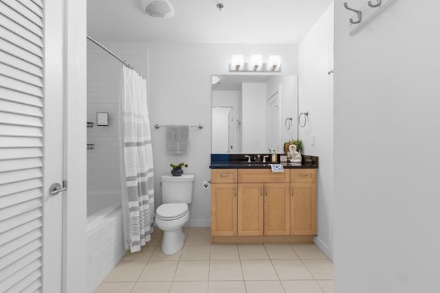 900 20th Ave S Apt 1004, Nashville, TN 37212