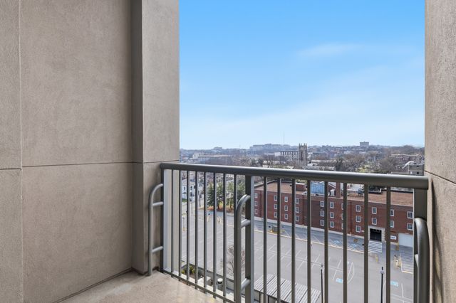 900 20th Ave S Apt 1004, Nashville, TN 37212