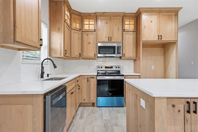 411 E 27th Street, Waco, TX 76705