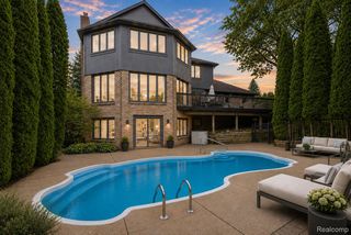 1966 Mapleridge Road, Rochester Hills, MI 48309