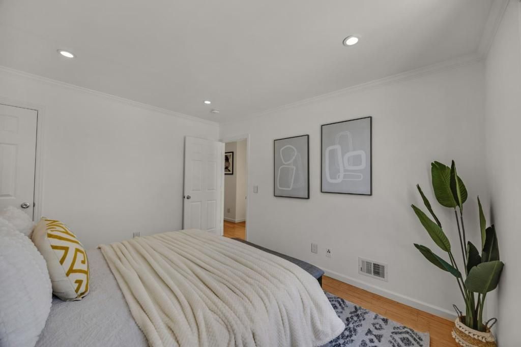 Image 10 of property listing at 190 Marietta Drive, San Francisco, CA 94127
