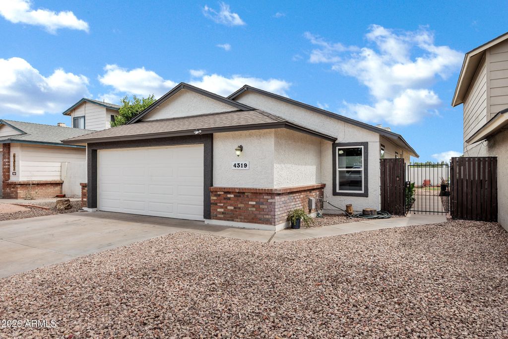 4319 E CONTESSA Street, Mesa, AZ 85205