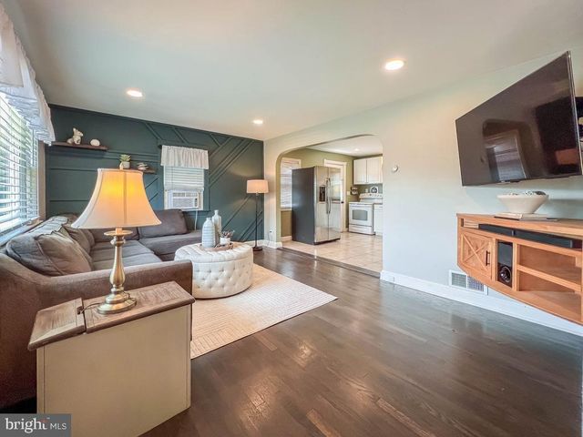 514 PROSPECT AVE, Morrisville, PA 19067