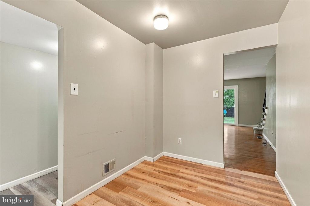 631 VILLAGE LN, POTTSTOWN, PA 19464 — photo 3