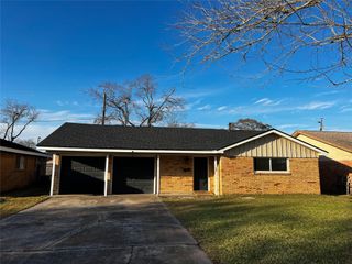 1808 Dolphin Drive, Seabrook, TX 77586