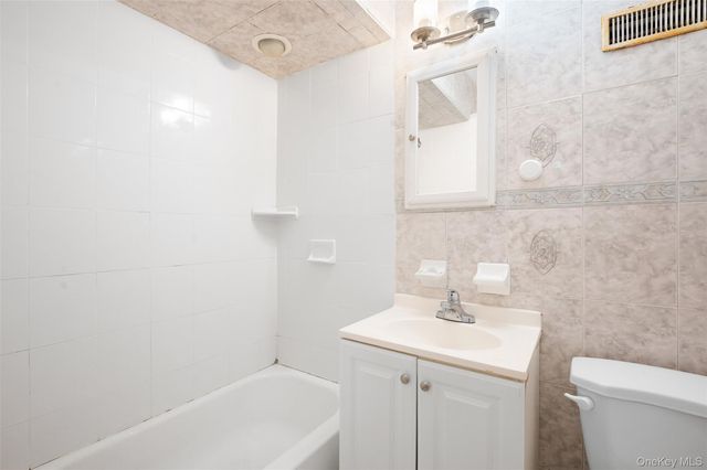 5 Lincoln Street, Sloatsburg, NY 10974