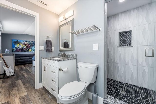 4904 Vincennes ST 204, Cape Coral, FL 33904