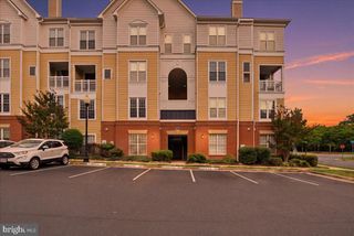 2111 HIGHCOURT LN #201, Herndon, VA 20170