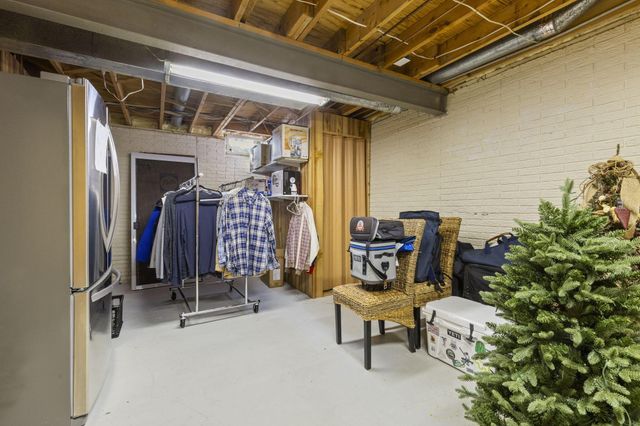 6031 Cromdale Drive, Dublin, OH 43017