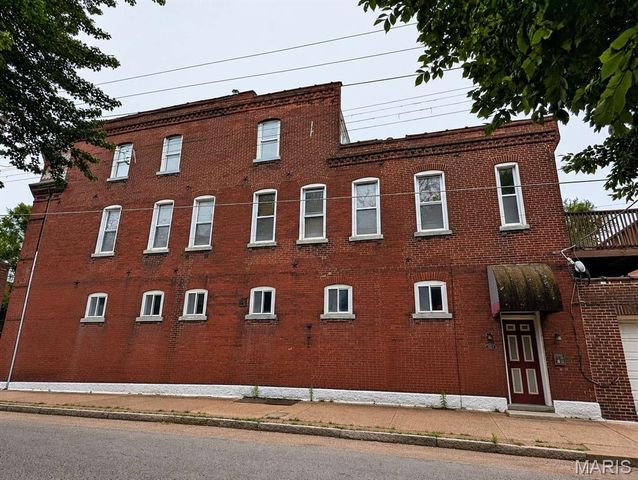 2801 Lemp Avenue B2, St Louis, MO 63118