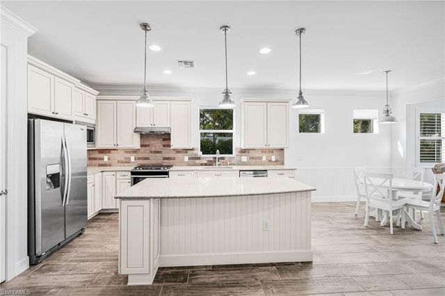 10647 Tiki CT, Estero, FL 33928