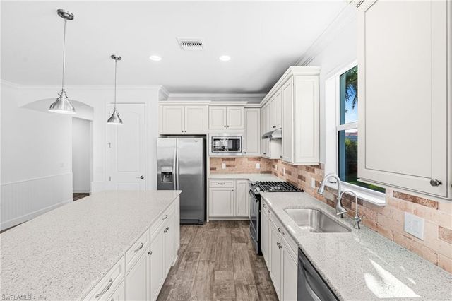 10647 Tiki CT, Estero, FL 33928