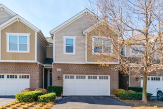 2370 N Moseley Court, Palatine, IL 60074