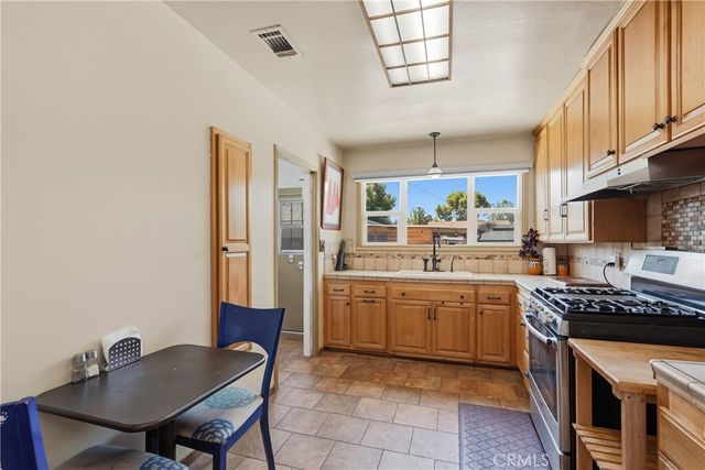 1656 Vejar, Pomona, CA 91766