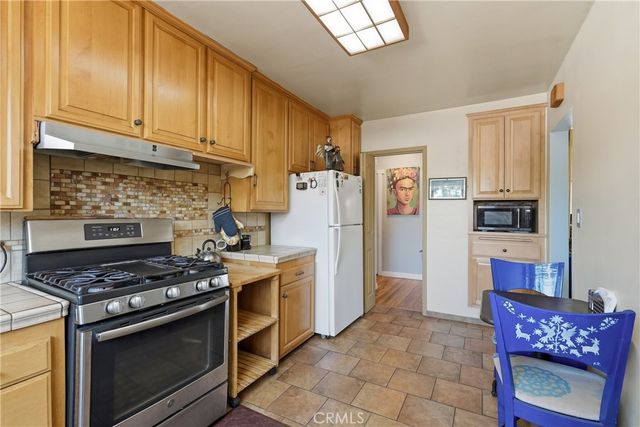 1656 Vejar, Pomona, CA 91766