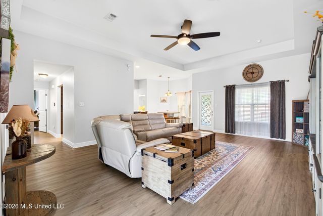 160 Saltmeadow Circle, Ocean Springs, MS 39564
