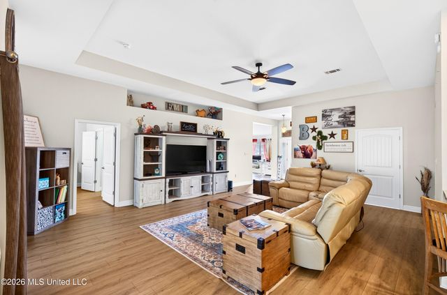 160 Saltmeadow Circle, Ocean Springs, MS 39564