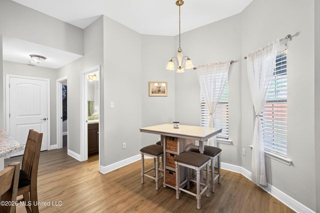 160 Saltmeadow Circle, Ocean Springs, MS 39564