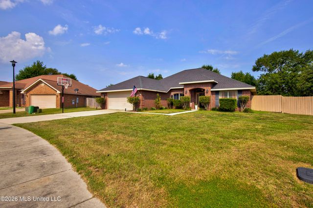 160 Saltmeadow Circle, Ocean Springs, MS 39564