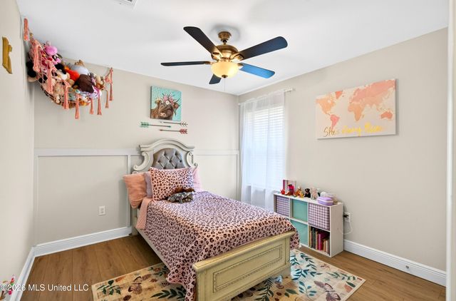 160 Saltmeadow Circle, Ocean Springs, MS 39564
