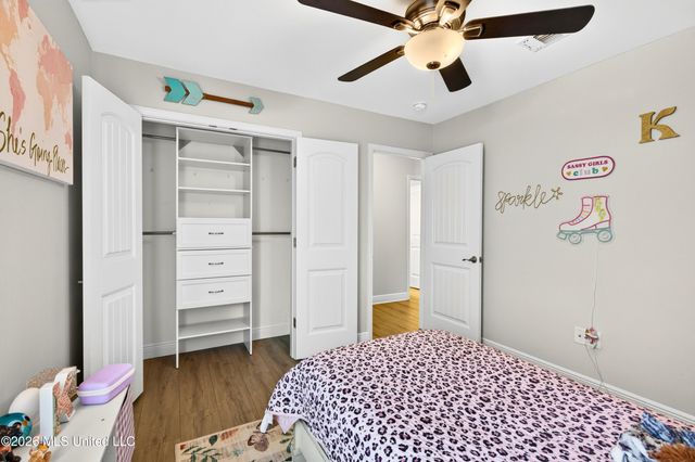160 Saltmeadow Circle, Ocean Springs, MS 39564