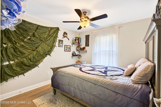 160 Saltmeadow Circle, Ocean Springs, MS 39564