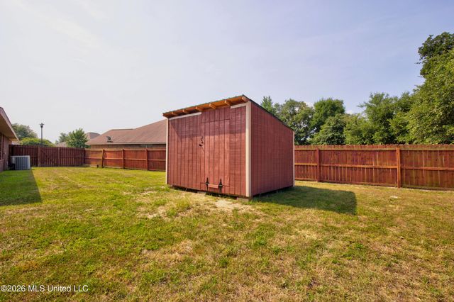 160 Saltmeadow Circle, Ocean Springs, MS 39564
