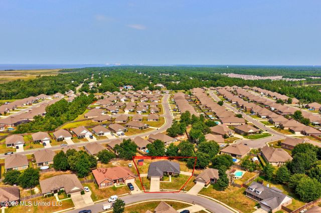 160 Saltmeadow Circle, Ocean Springs, MS 39564
