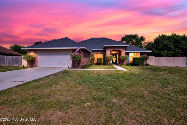 160 Saltmeadow Circle, Ocean Springs, MS 39564