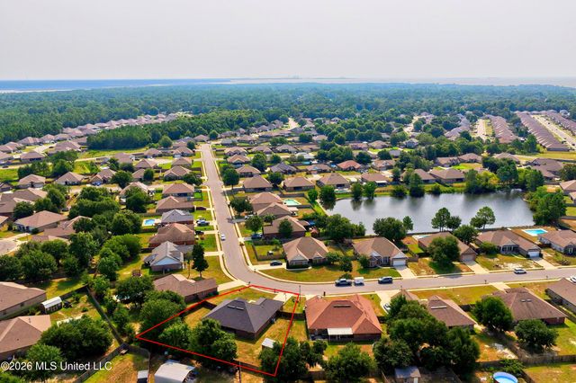 160 Saltmeadow Circle, Ocean Springs, MS 39564