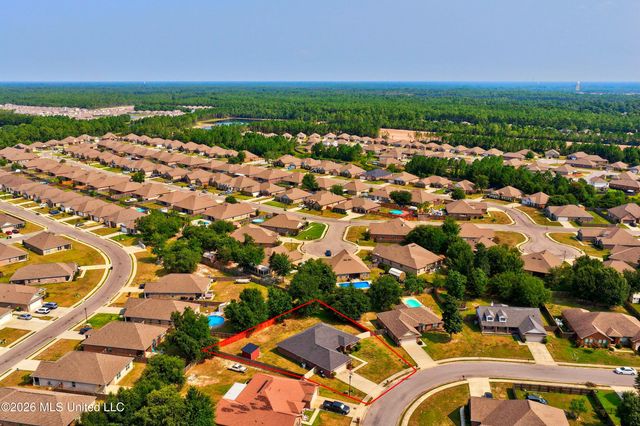 160 Saltmeadow Circle, Ocean Springs, MS 39564