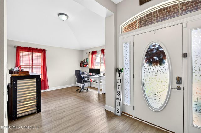 160 Saltmeadow Circle, Ocean Springs, MS 39564