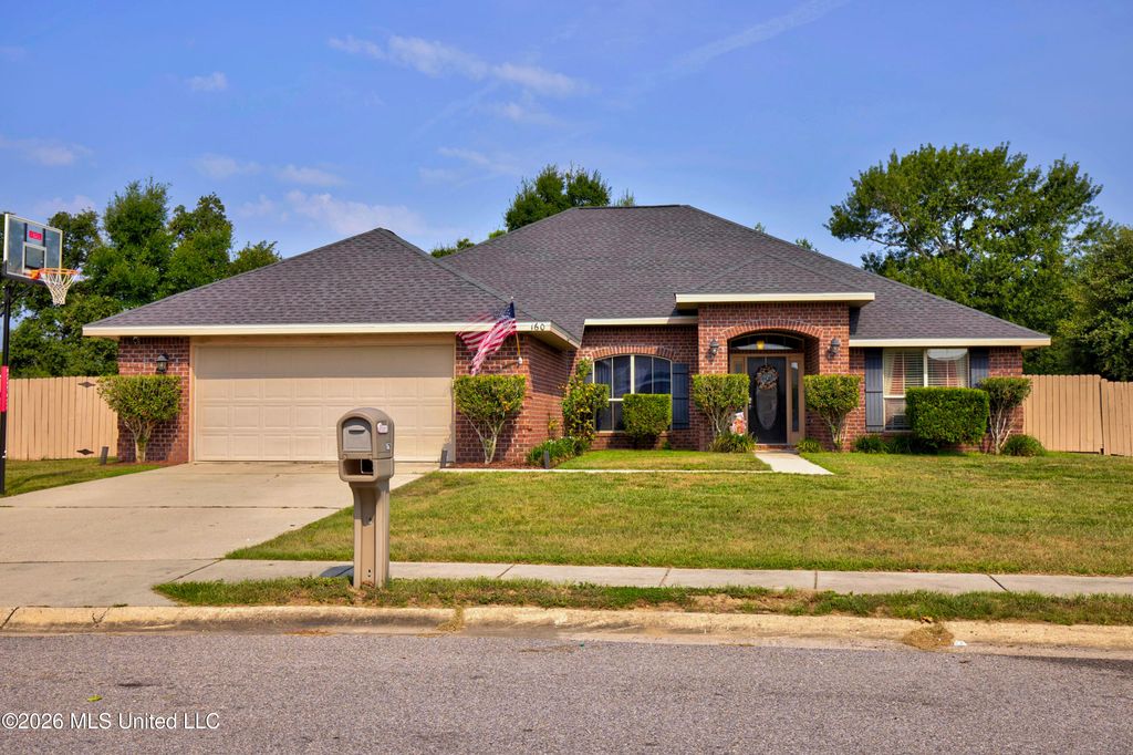 160 Saltmeadow Circle, Ocean Springs, MS 39564