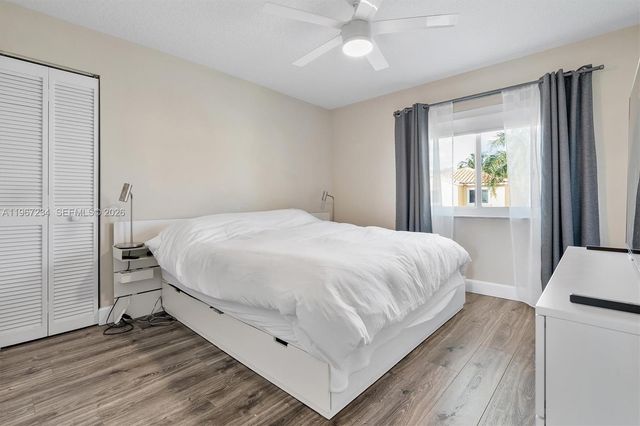 1054 SE 6th Ave, Dania Beach, FL 33004