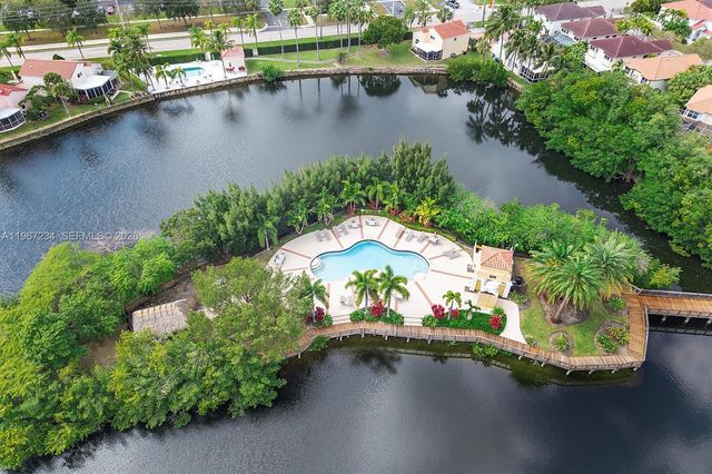 1054 SE 6th Ave, Dania Beach, FL 33004