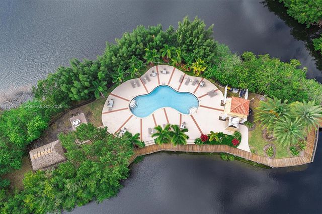 1054 SE 6th Ave, Dania Beach, FL 33004