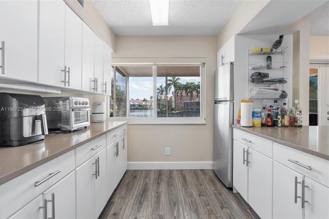 1054 SE 6th Ave, Dania Beach, FL 33004