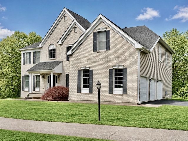 39 Whitehall Way, Bellingham, MA 02019