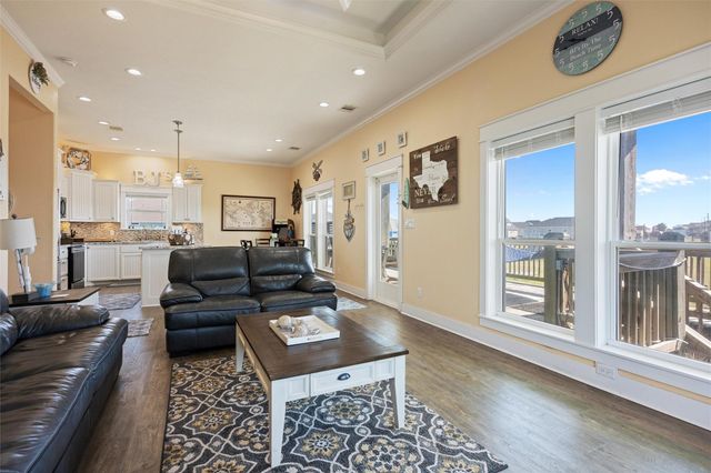 2569 Palm Drive, Port Bolivar, TX 77650